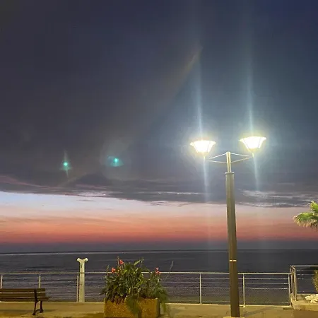 Apartamento Cosy 2 Pieces, En Front De Mer, Cap Martin Rocabruna